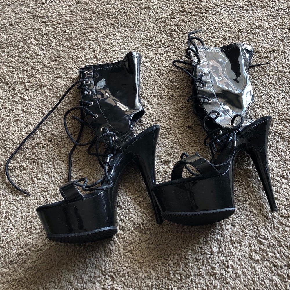 Pleaser Women's Delight-600-38 B Ankle Boot Size 8